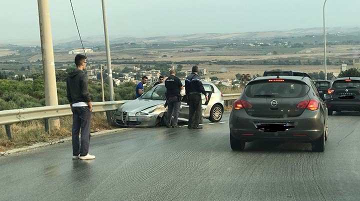 Incidente sulla strada che collega Trapani e Valderice. Auto distrutte ma nessun ferito grave